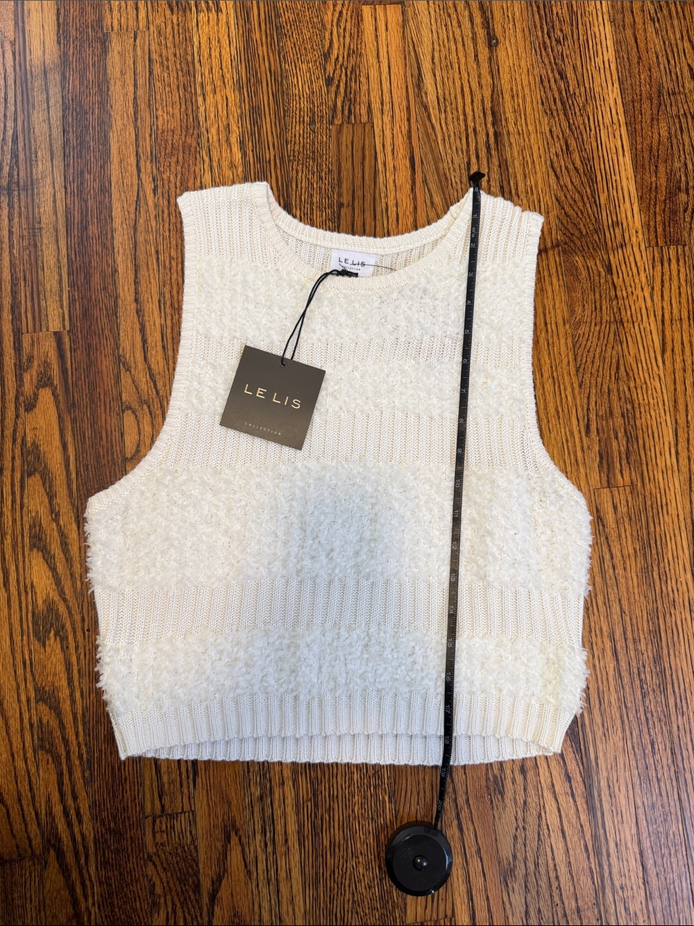 NWT Le Lis Cropped Sleeveless Textured Sweater - Picture 9 of 9